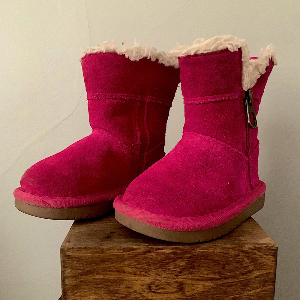 Koolaburra by UGG Aribel Short size 5 toddler